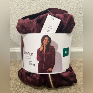 “New” Felina Velour Hoodie Jacket sizeXL